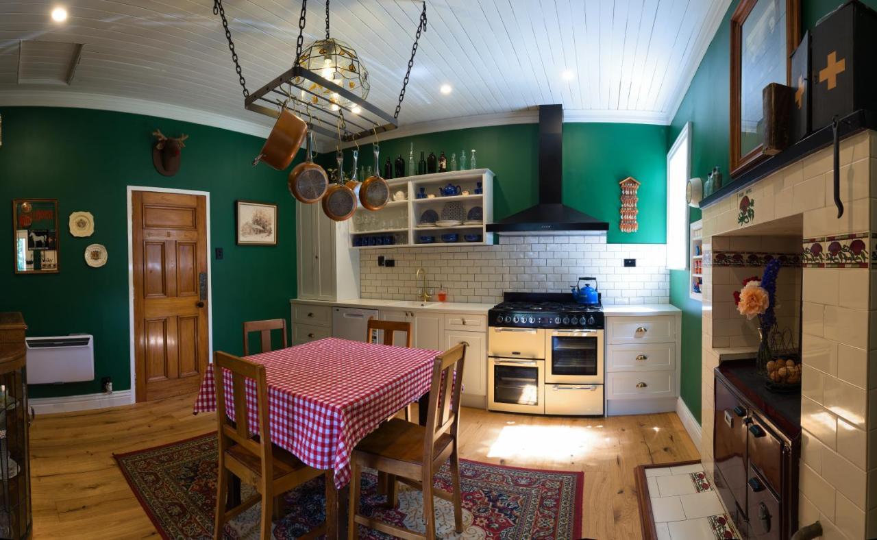 The Ferry Bed & Breakfast Queenstown Exterior photo
