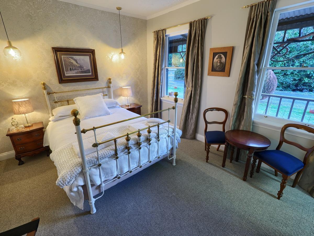 The Ferry Bed & Breakfast Queenstown Exterior photo